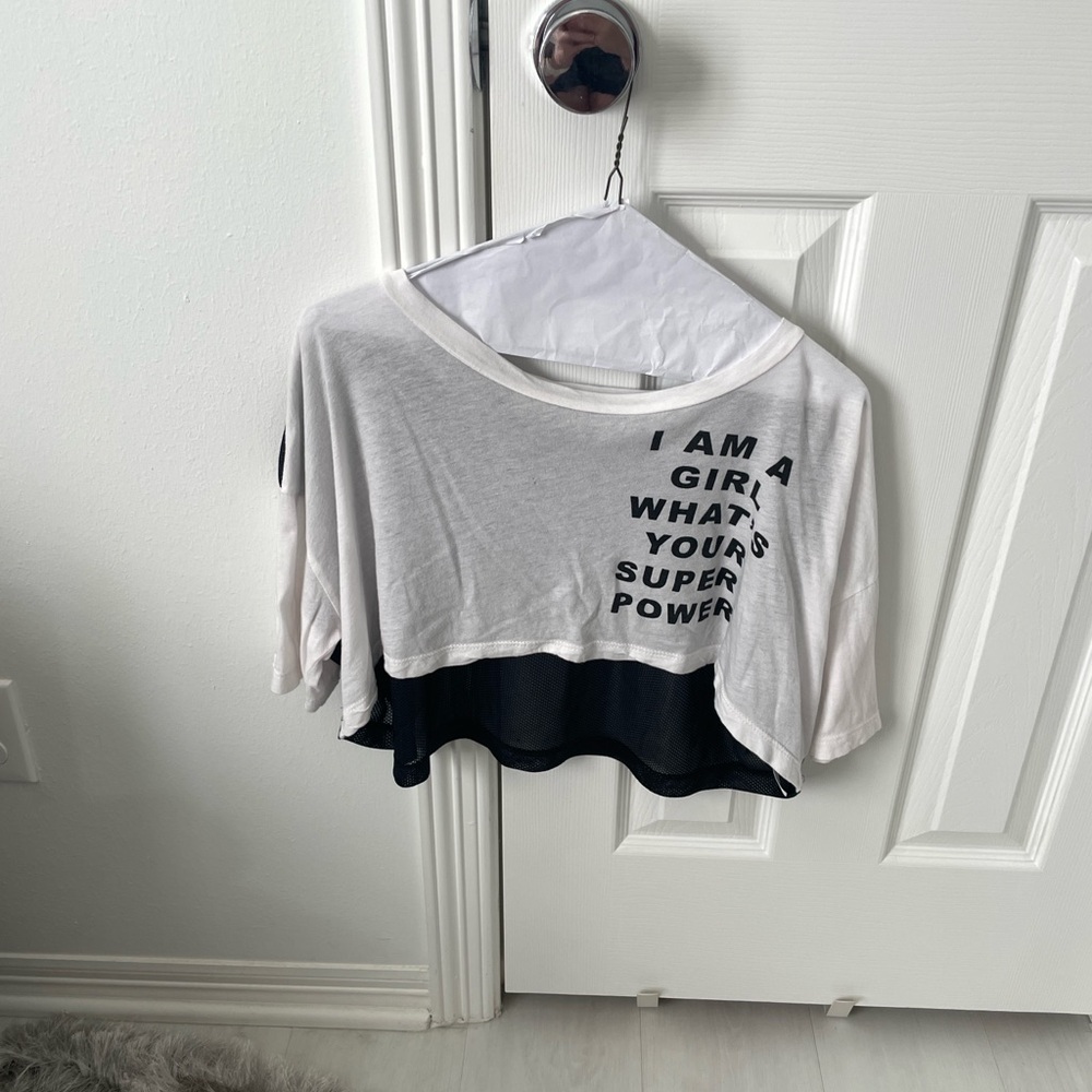 Cropped workout tee